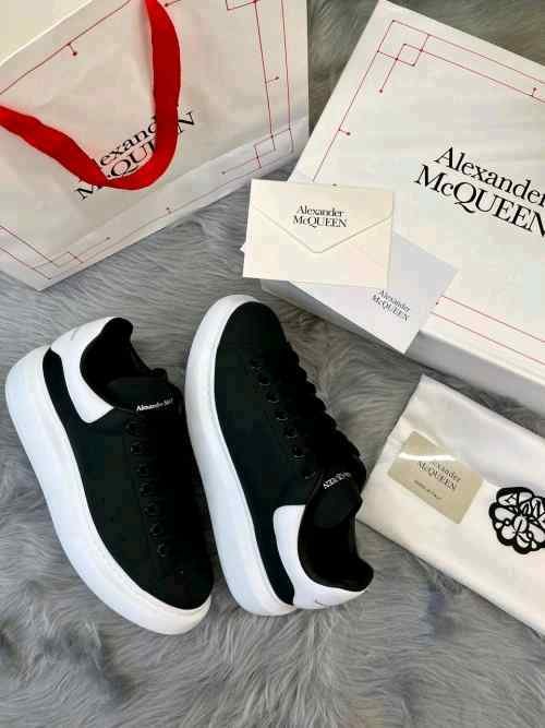 Alexandar McQueen Premium Blackwhite