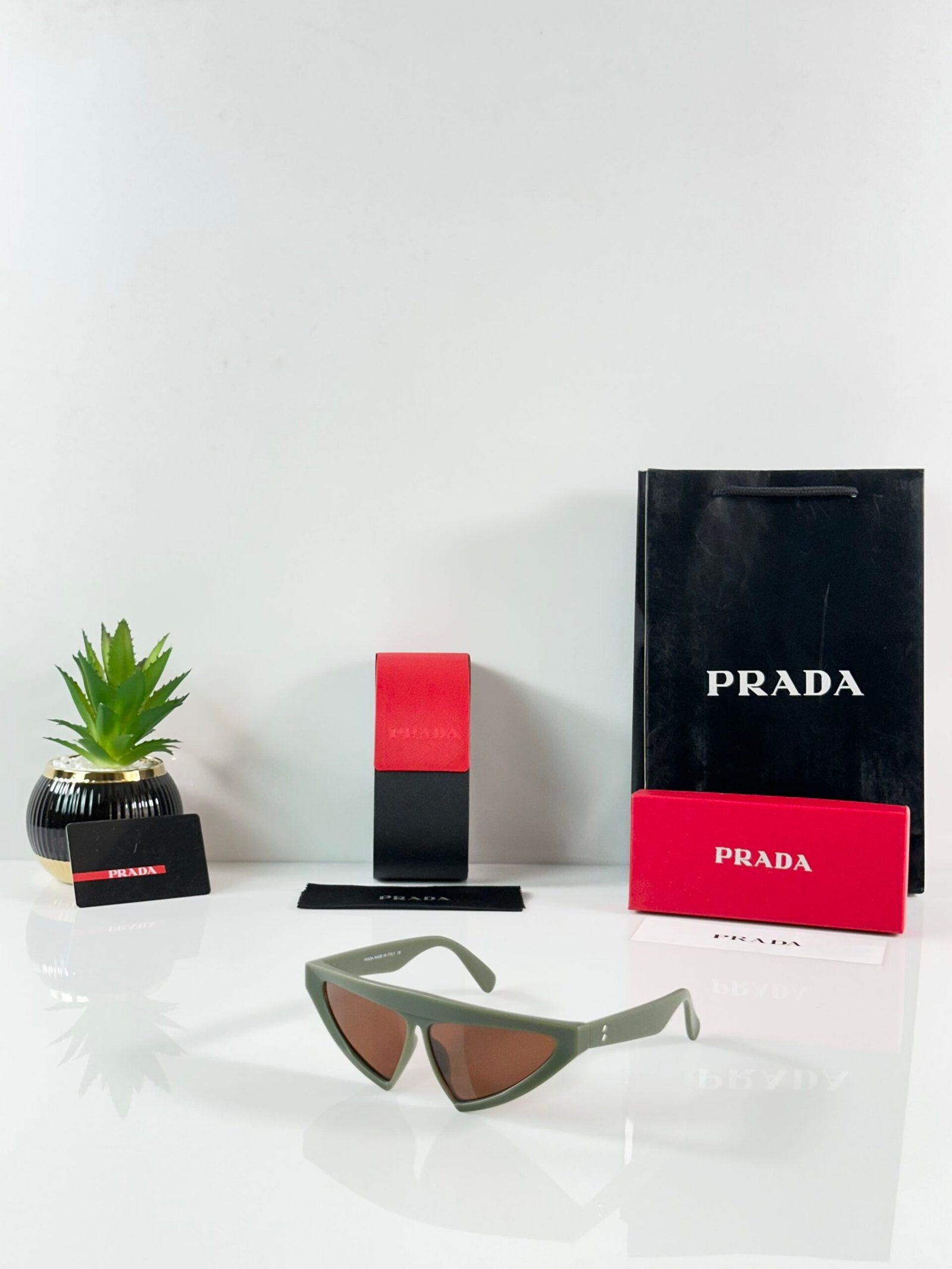 Prada_061_Green_Brown