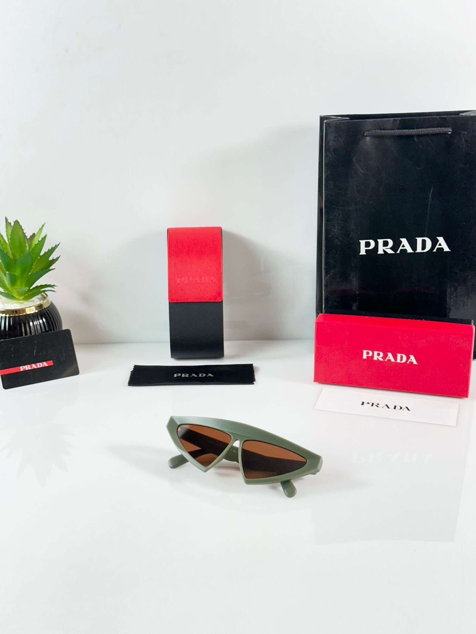 Prada_061_Green_Brown
