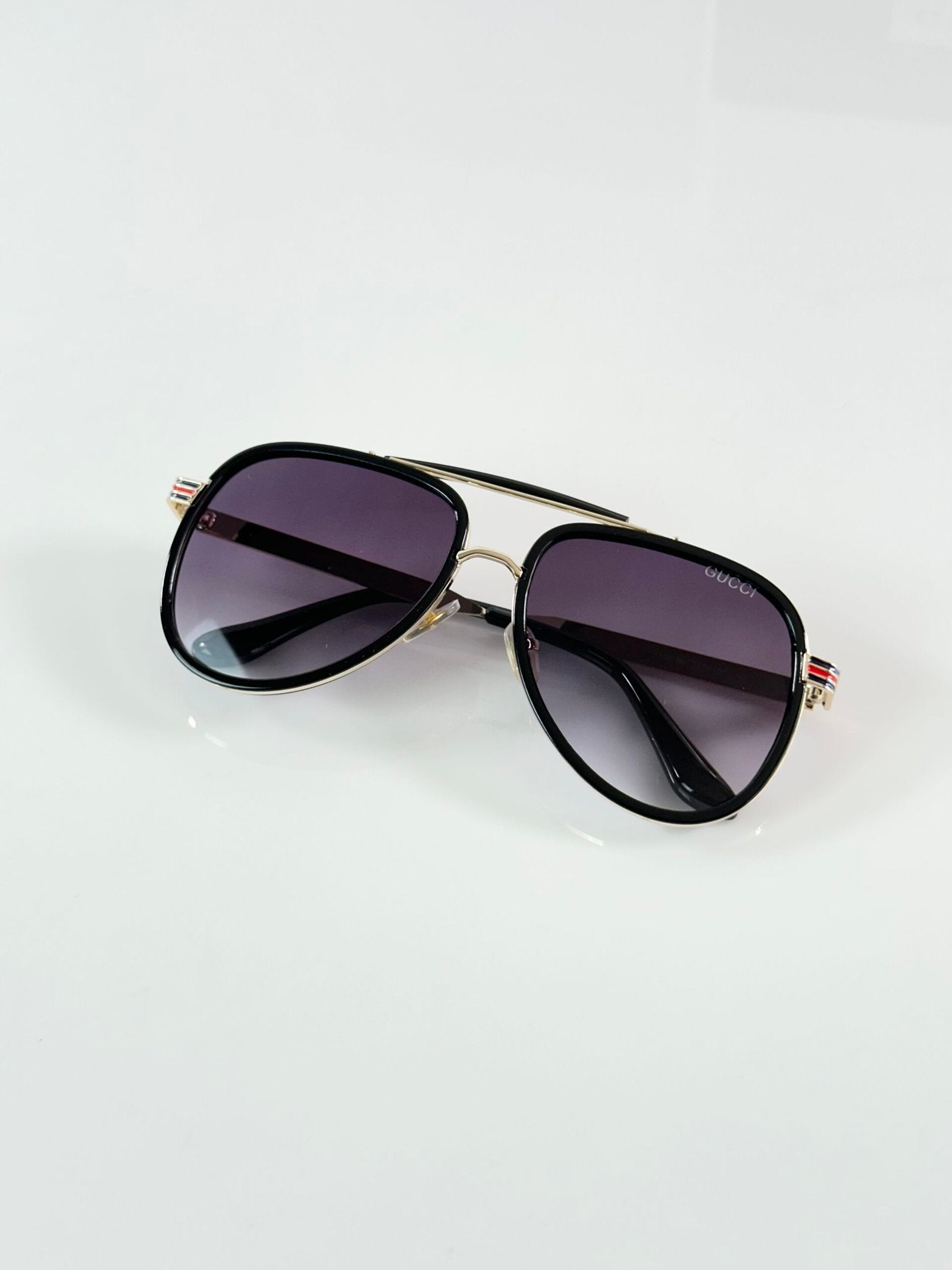 Gucci_3748_Gold_Black_DC