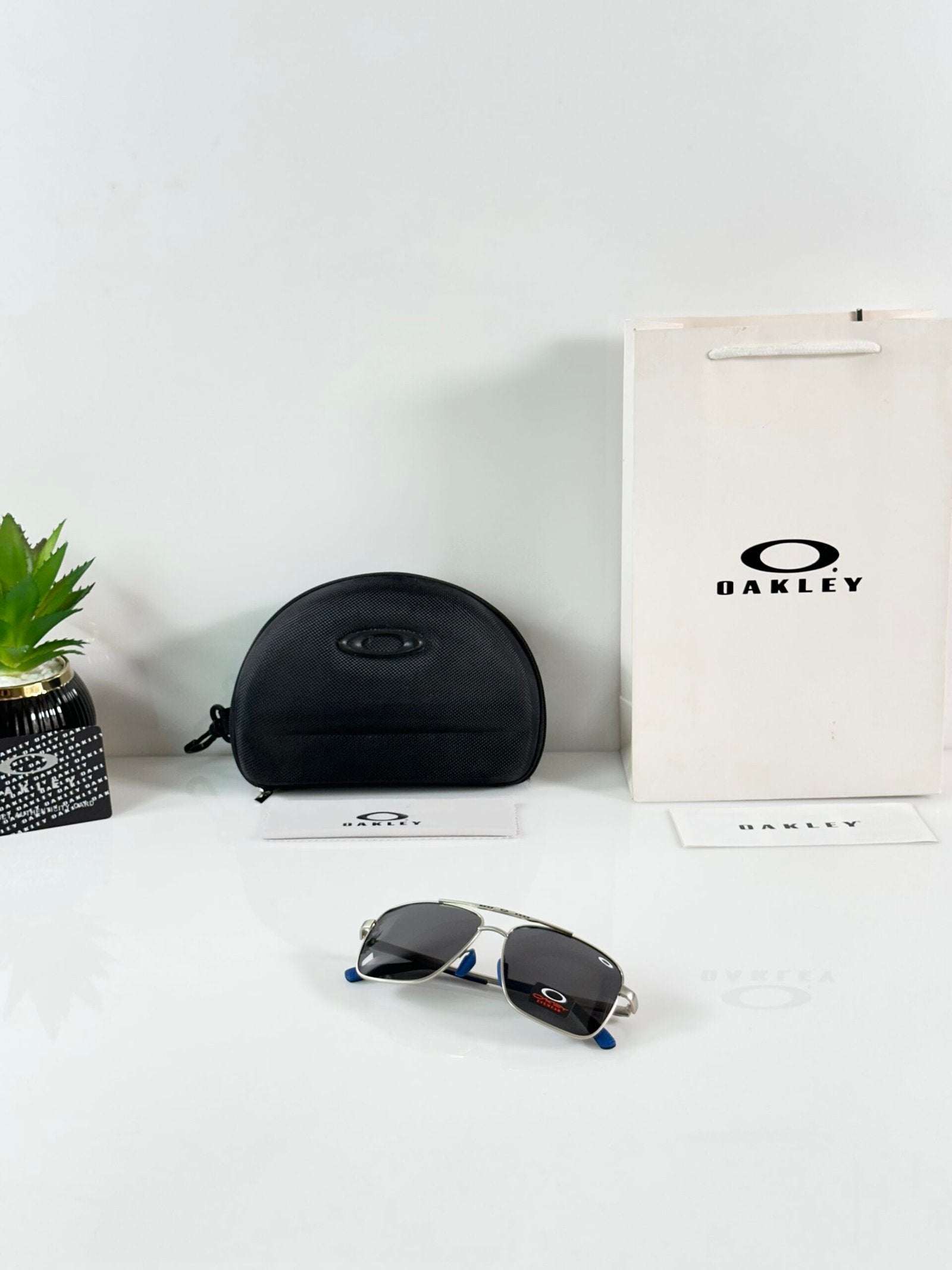 Okley 8922 Silver Black