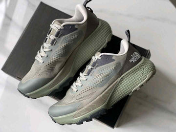 The North facee Altamesa 500 trail Grey Green