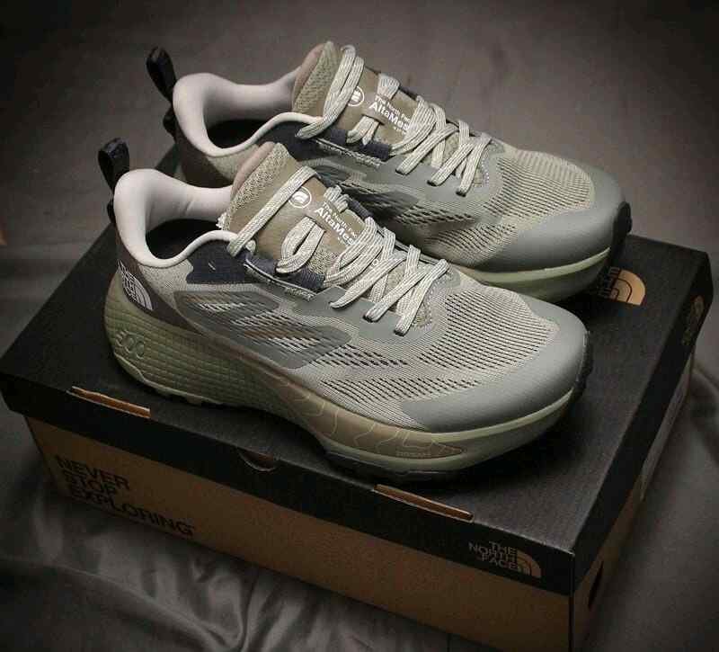 The North facee Altamesa 500 trail Grey Green