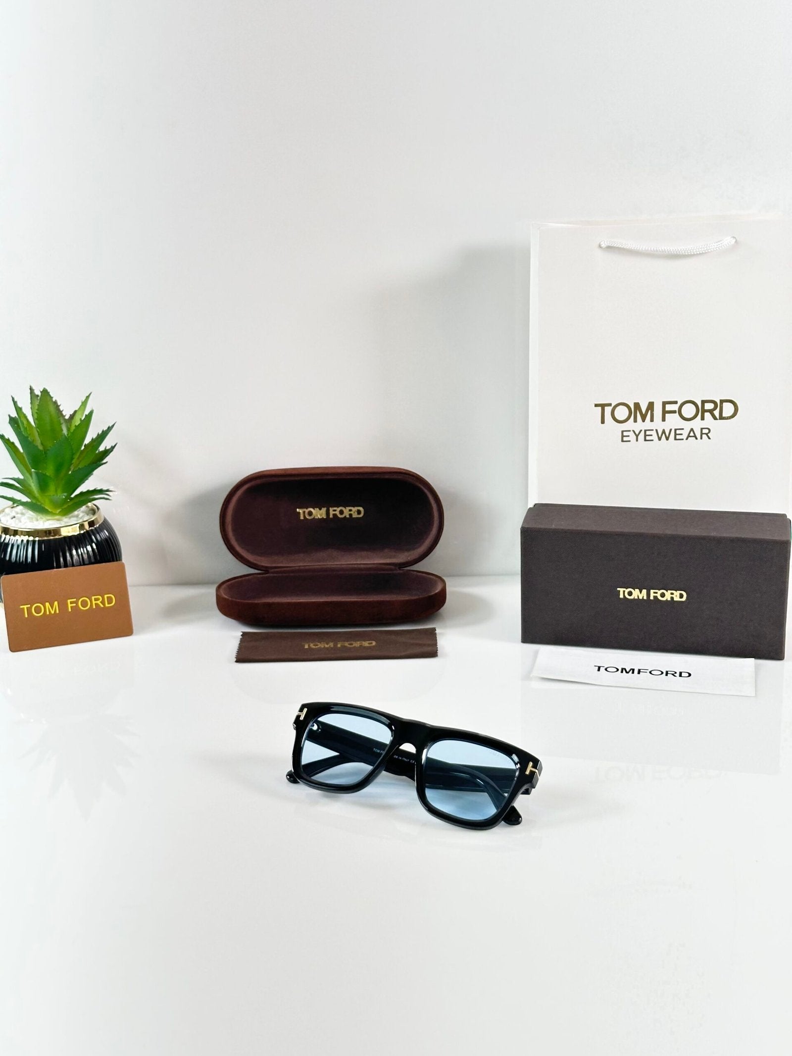 Tom 259 Black Blue