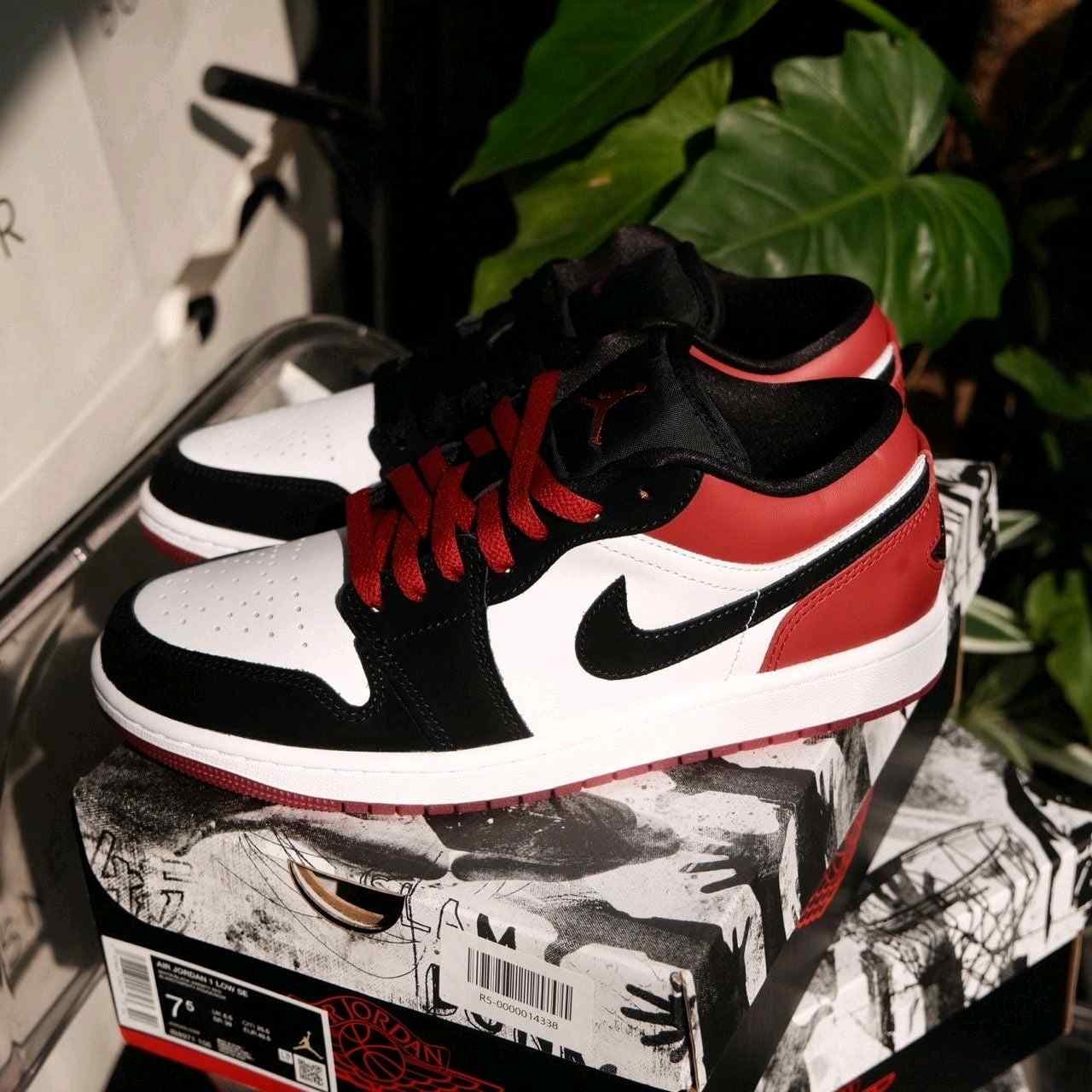 Air Jordan 1 Low Black Toe semi ua 2025