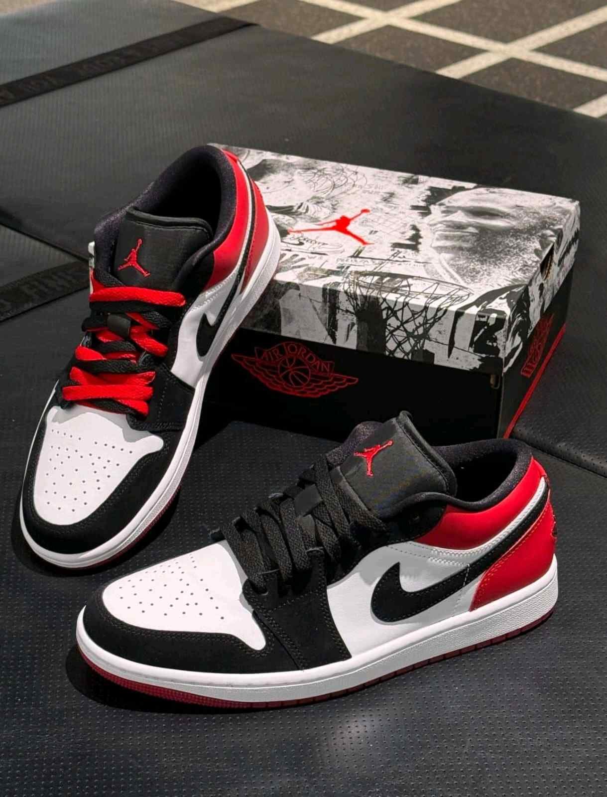 Air Jordan 1 Low Black Toe semi ua 2025
