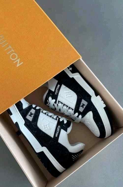 LOUISS VUITTONN TRAINERS MONOGRAM DENIM WHITE BLACK