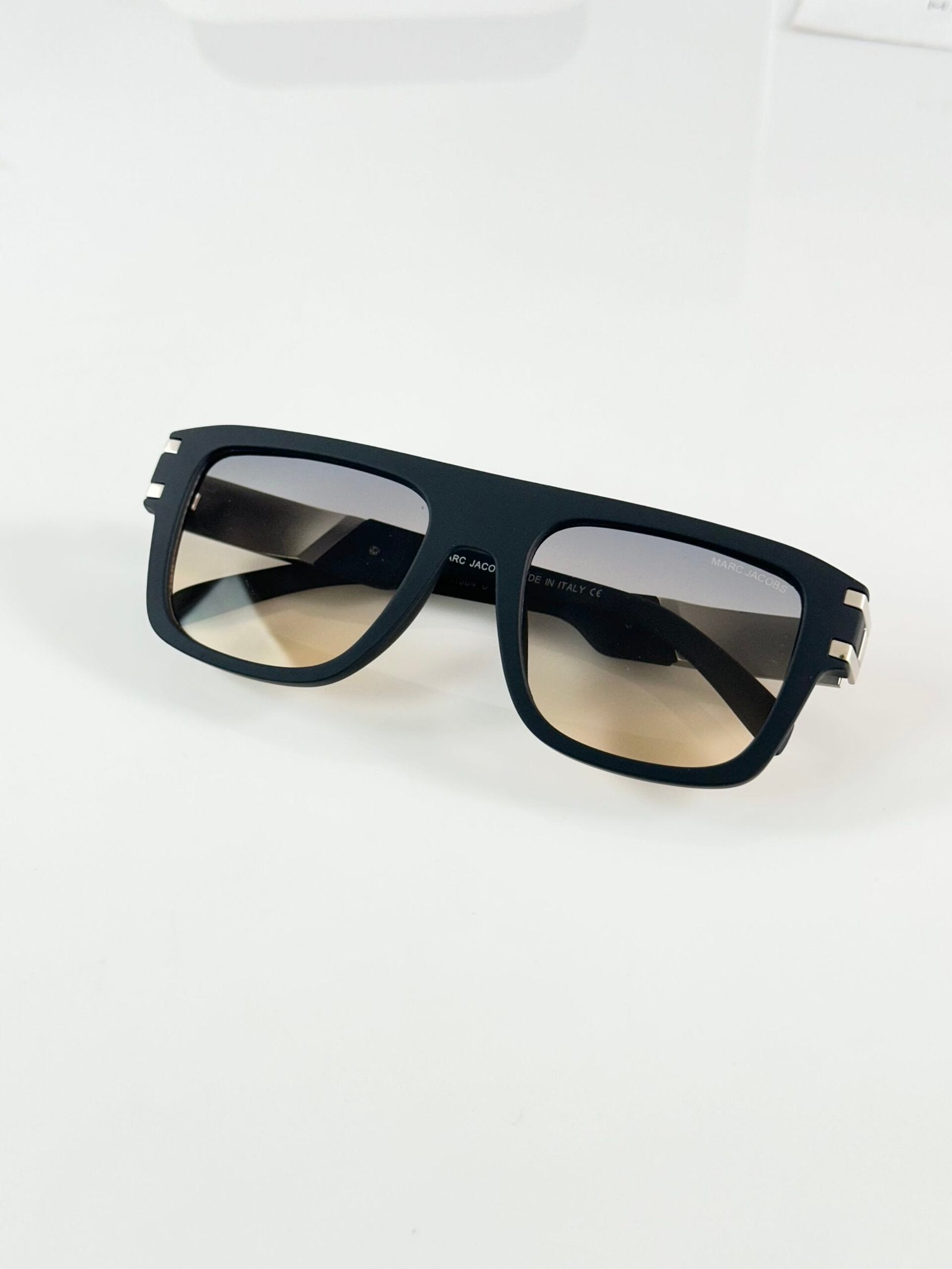 Marc Jacobs 1004 Black Orange DC