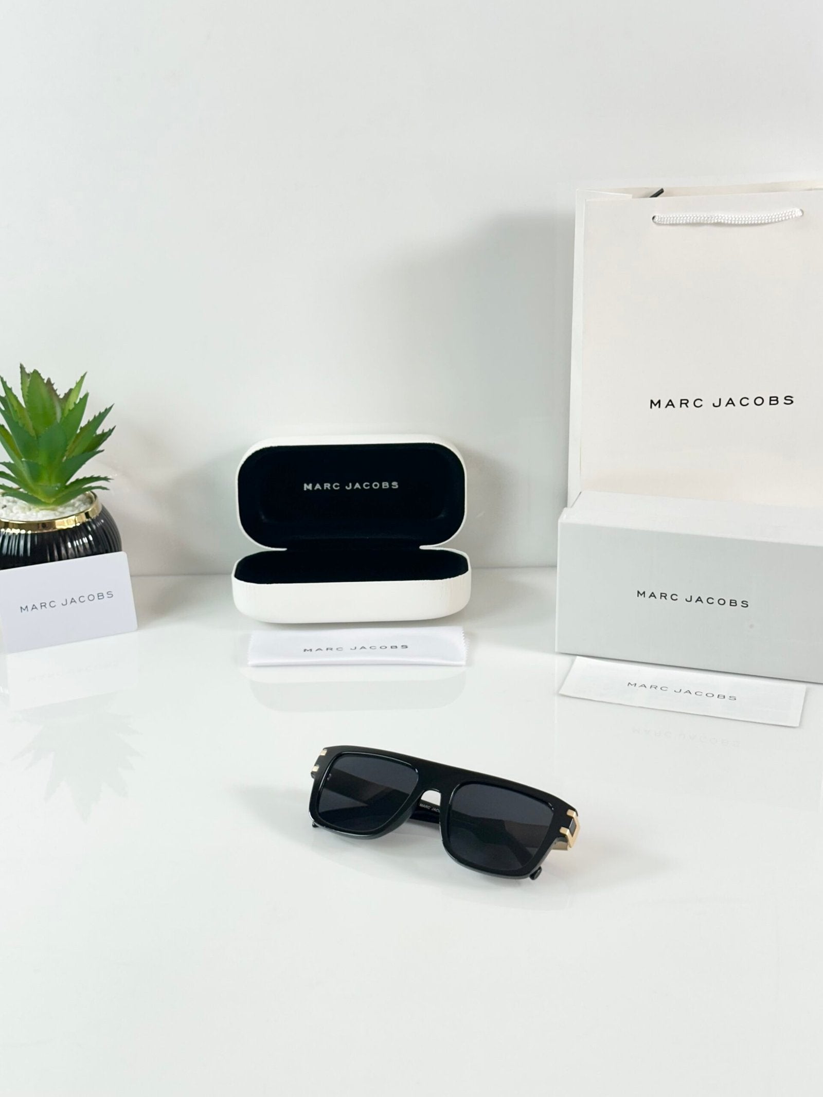 Marc Jacobs 1004 Gold Black