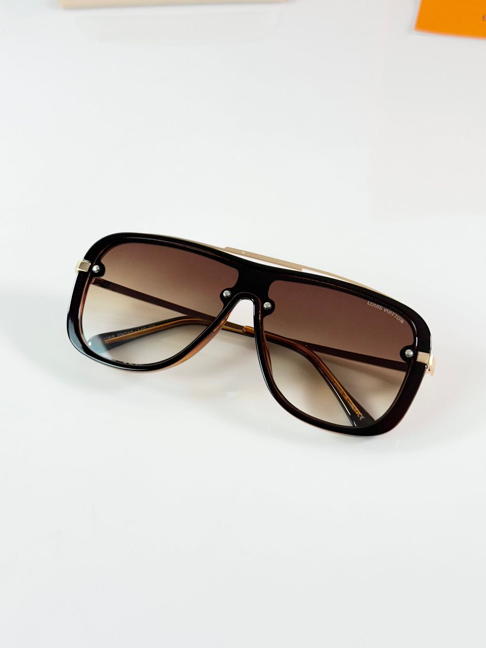LV 2068 Gold Brown