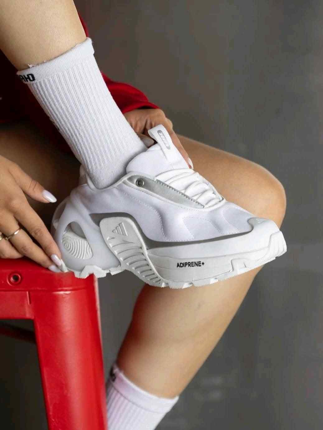 Adidass Wonder Runner White Silver