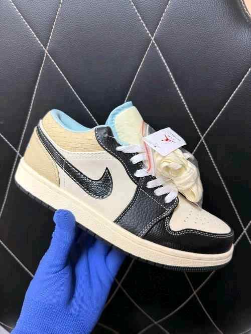 nikee air jordan retro 1 low se coconut milk black