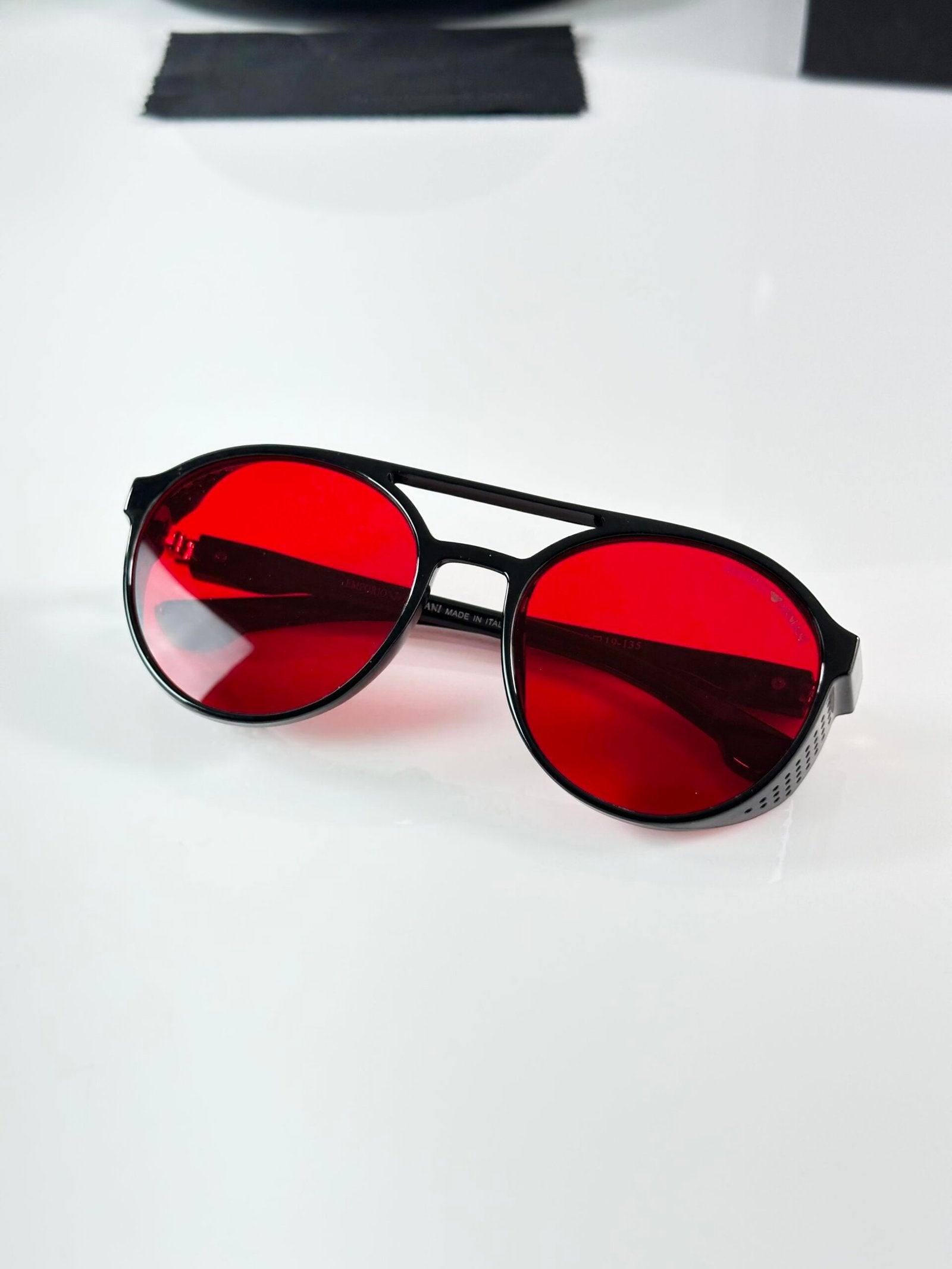 EA 7373 Black Red
