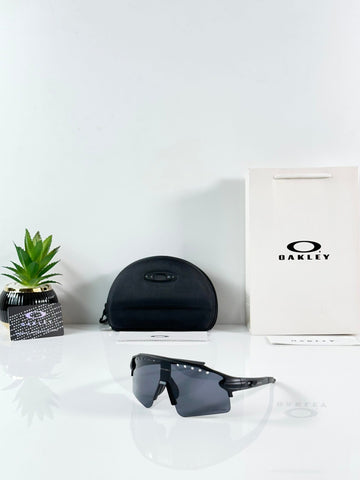 Okley 0958 Black