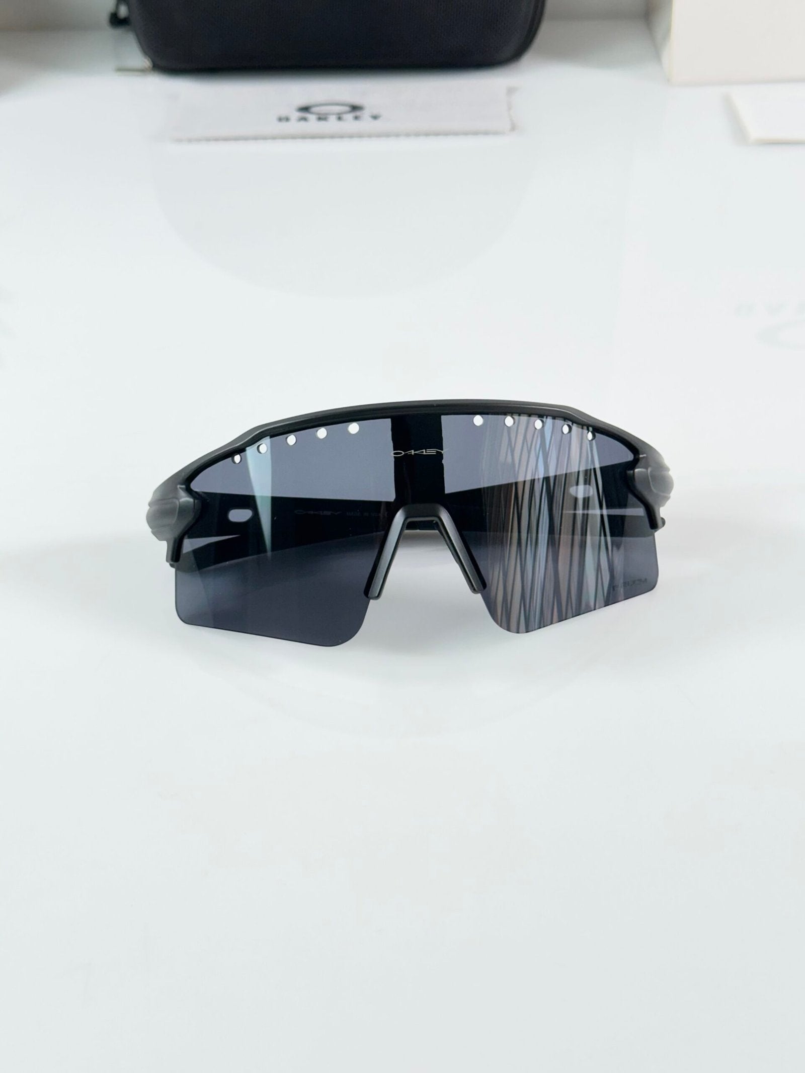Okley 0958 Black