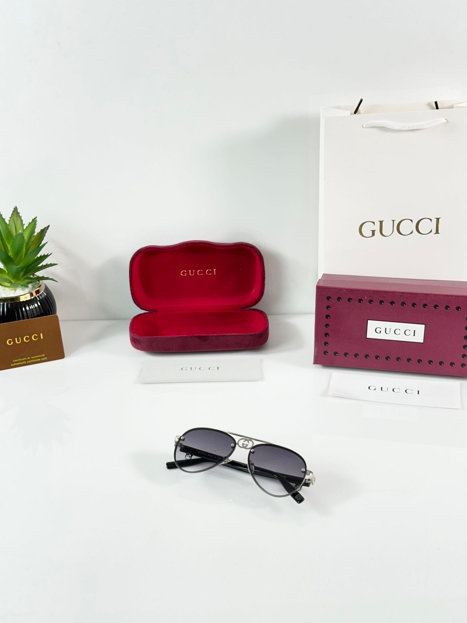 Gucci_5118_Silver_Black_DC