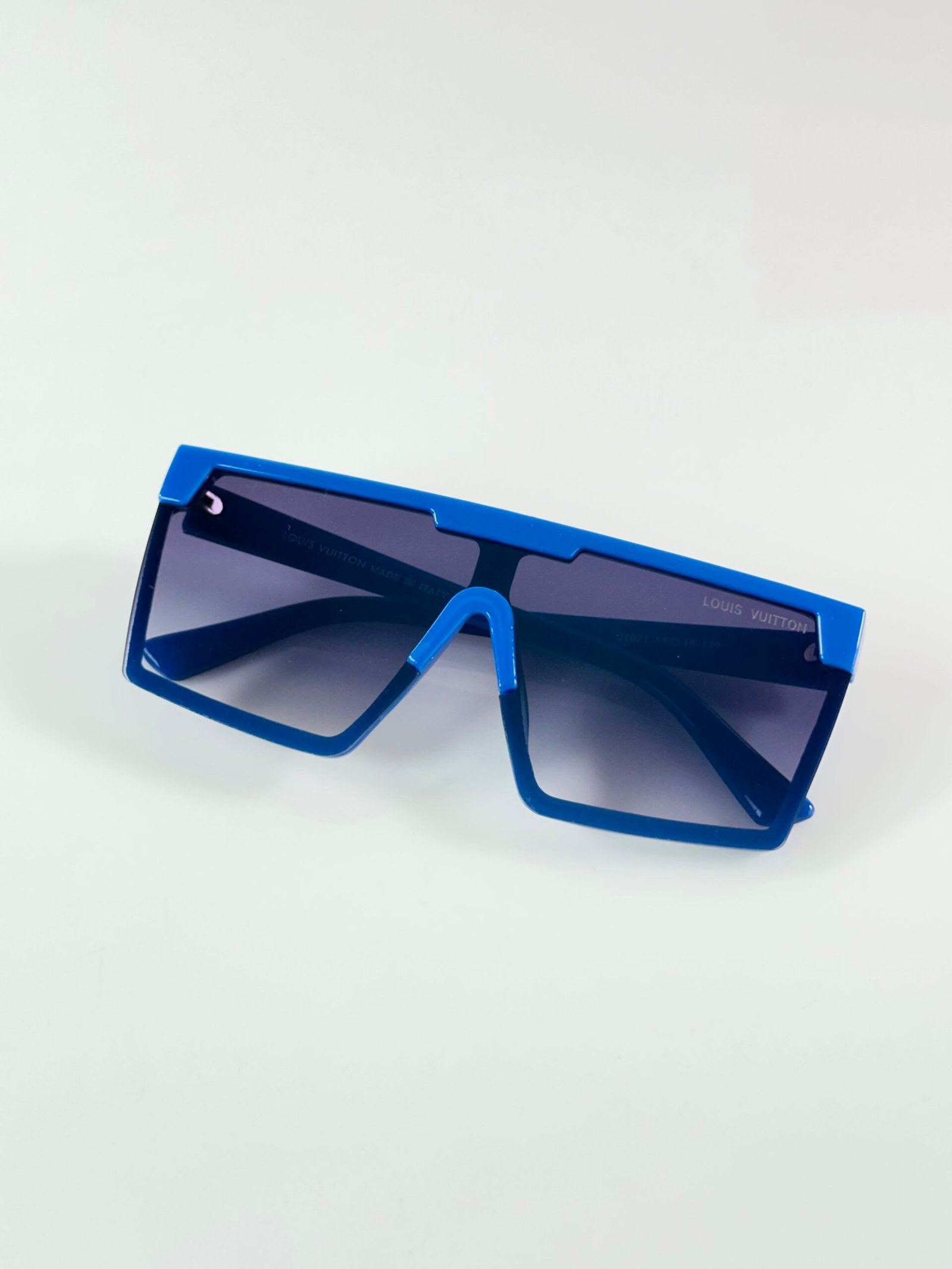Louis_Vuitton_1021_Blue_Blue_Revo