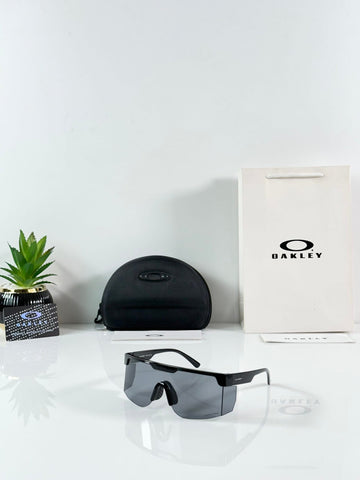 Oakley_9957_Black