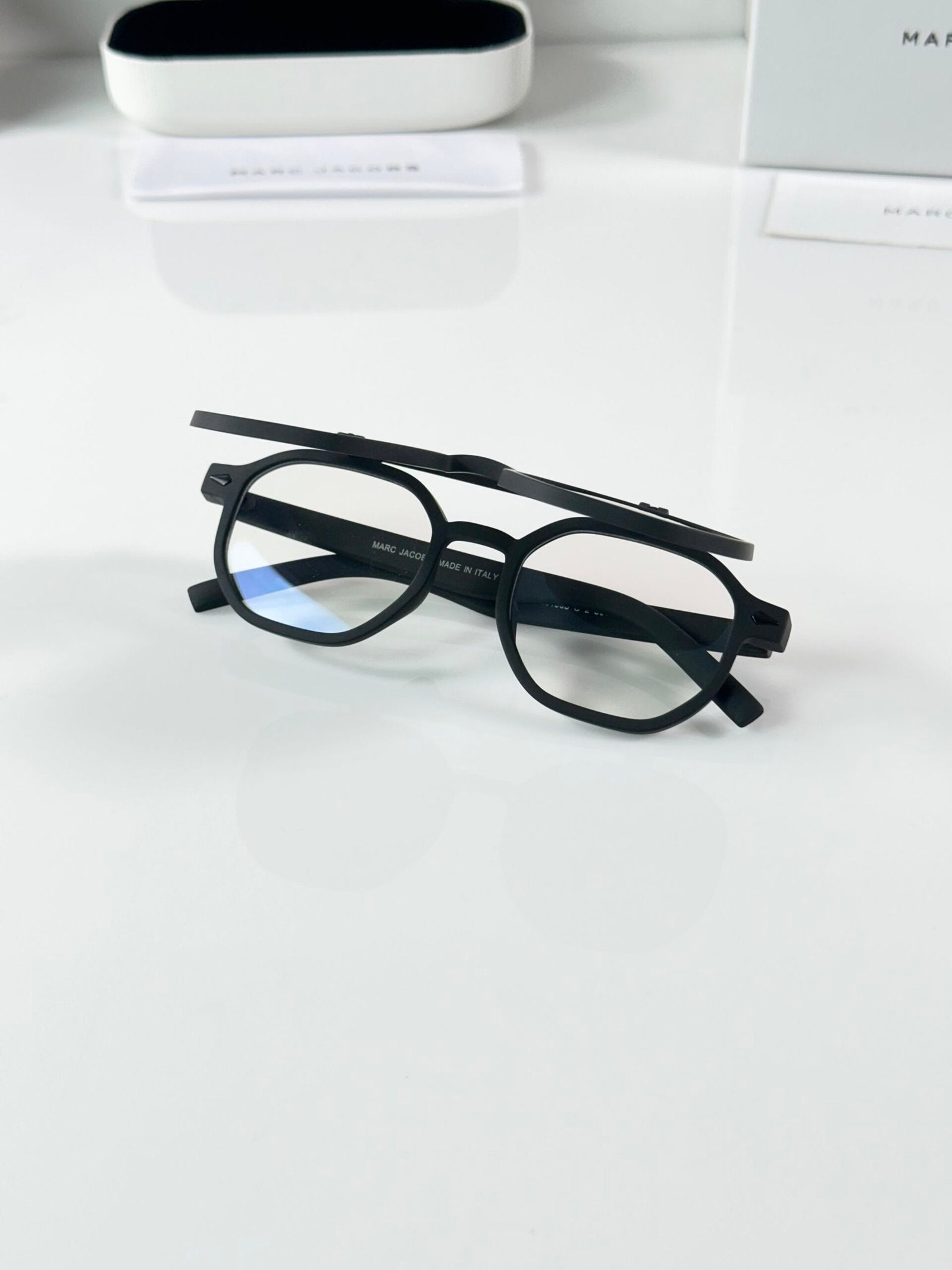 Marc Jacobs 1005 Flip Mate Black White