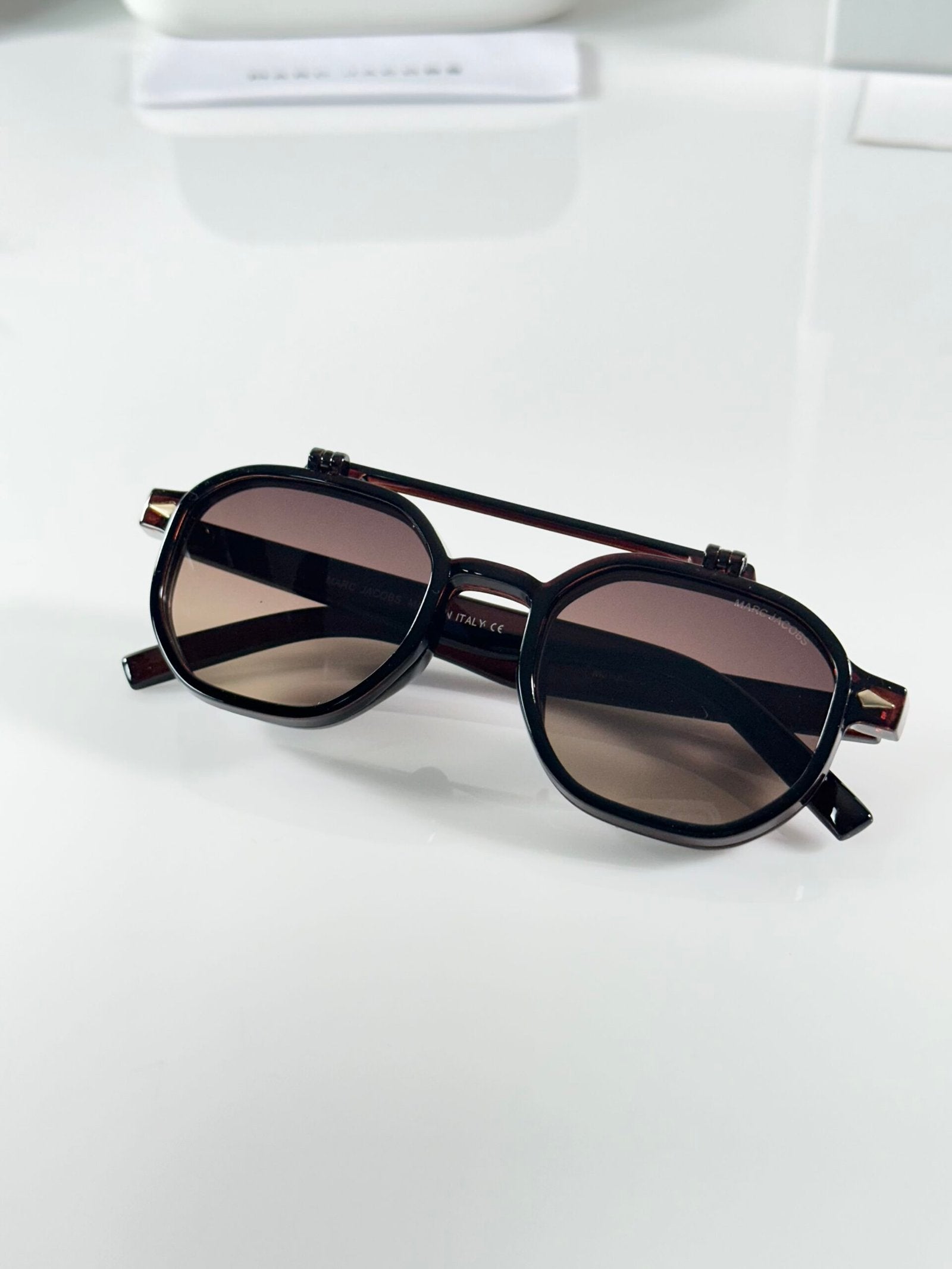 Marc Jacobs 1005 Flip Brown White