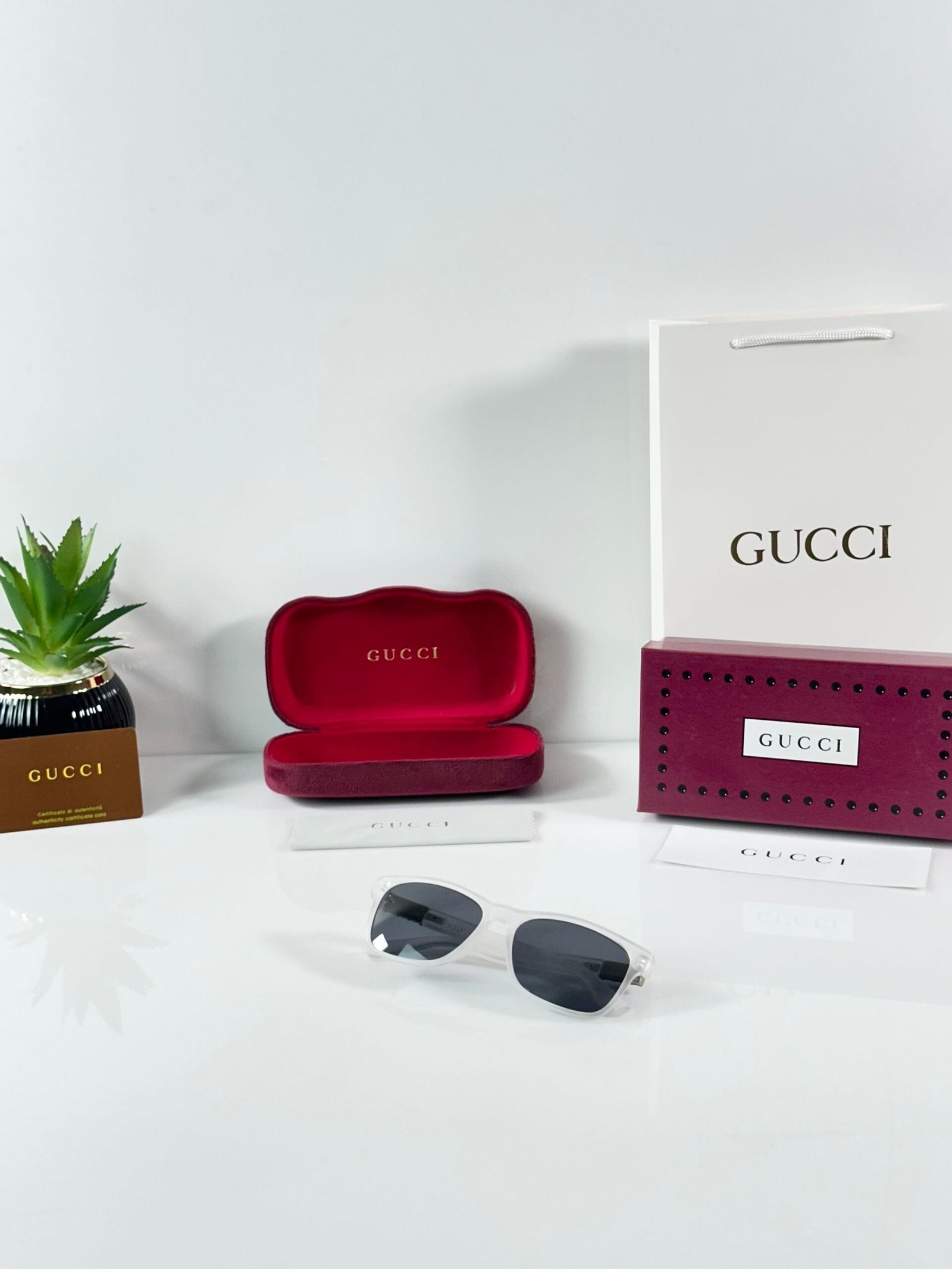 Gucci_8081_Ice_Black
