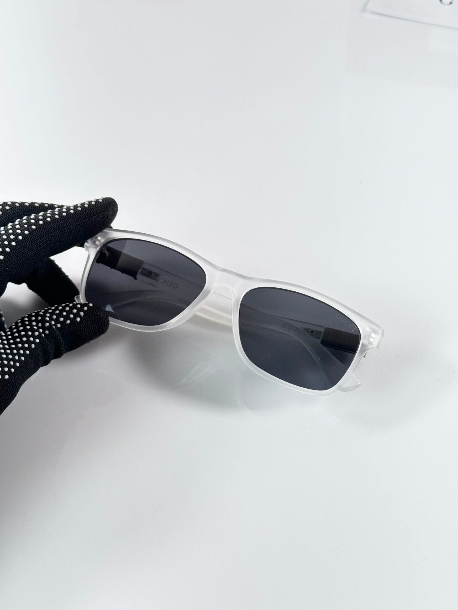 Gucci_8081_Ice_Black