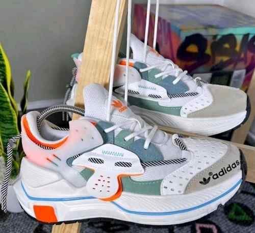 Adidass Sikaige White