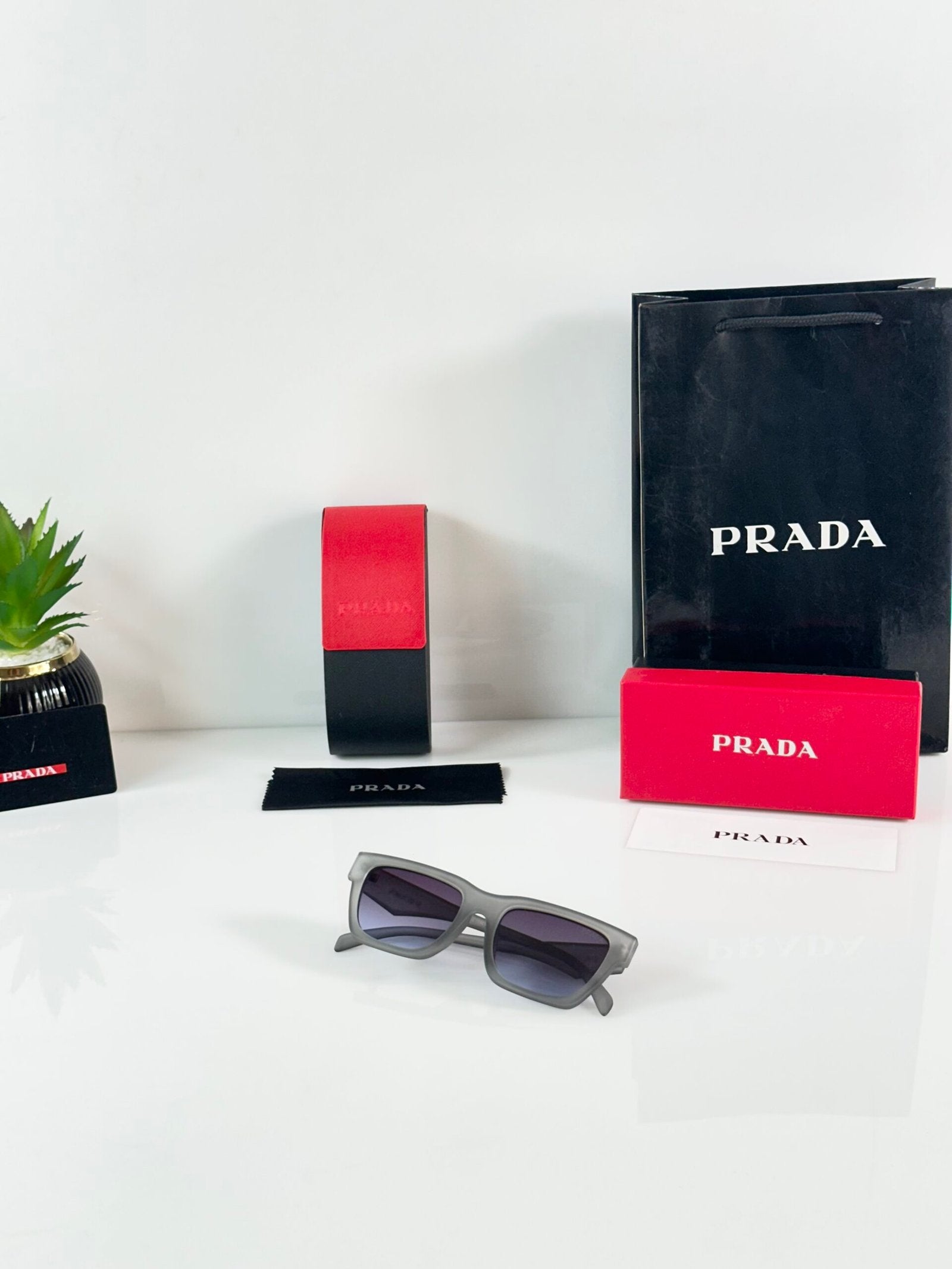 Prada_06_Grey_Blue