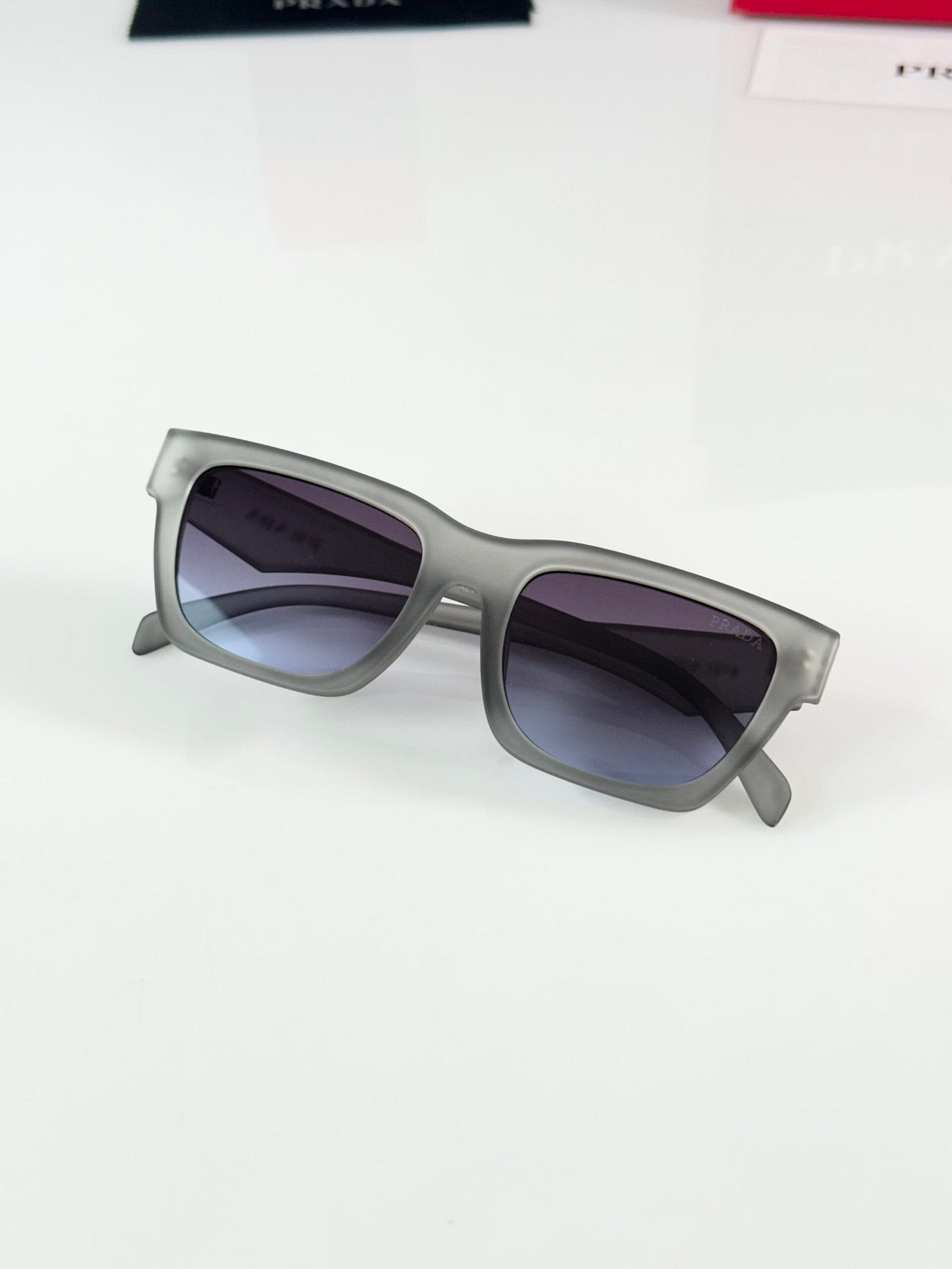 Prada_06_Grey_Blue