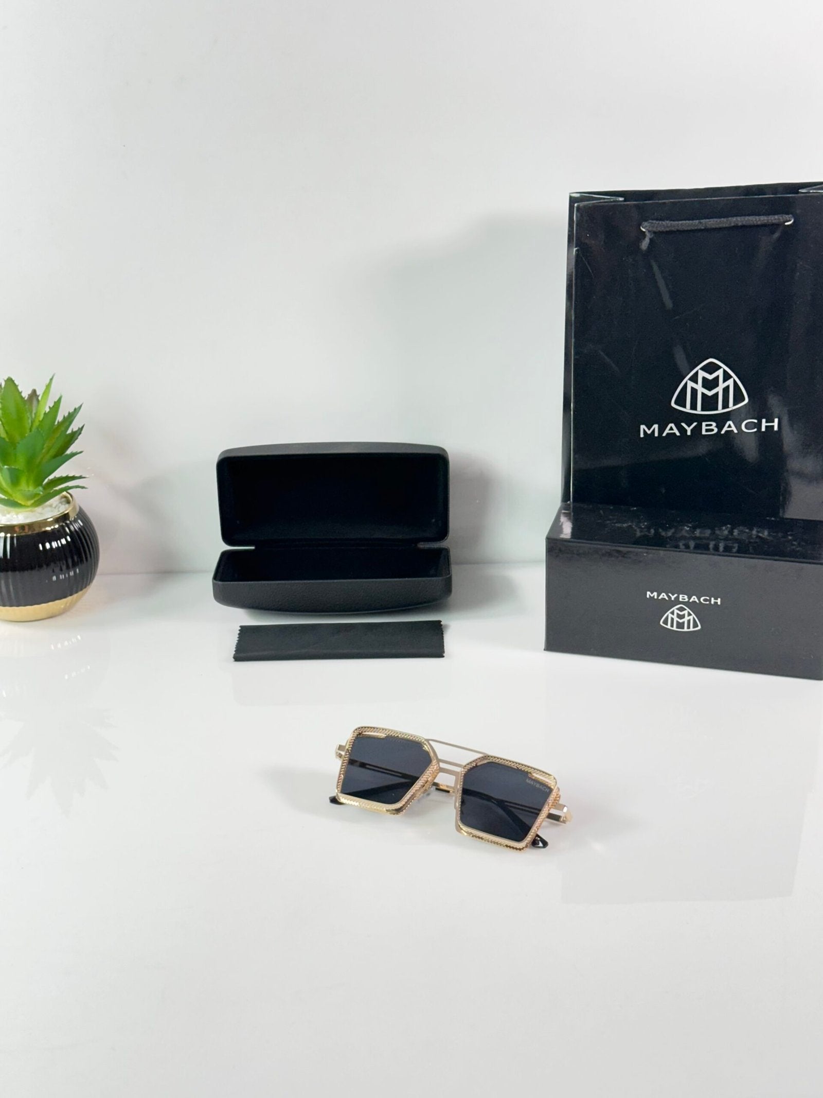 Maybach 2179 Gold Black