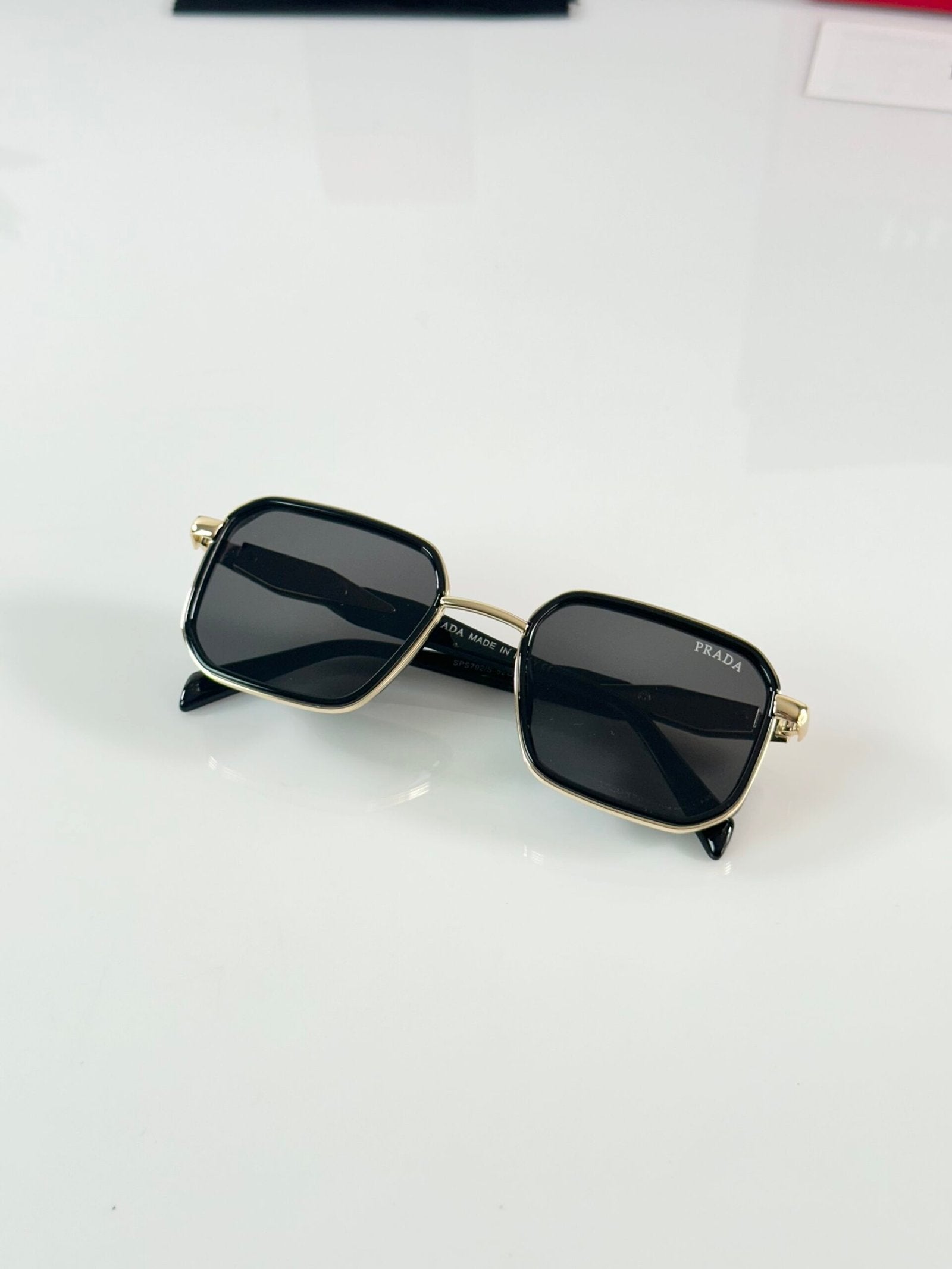 PR 792 Gold Black