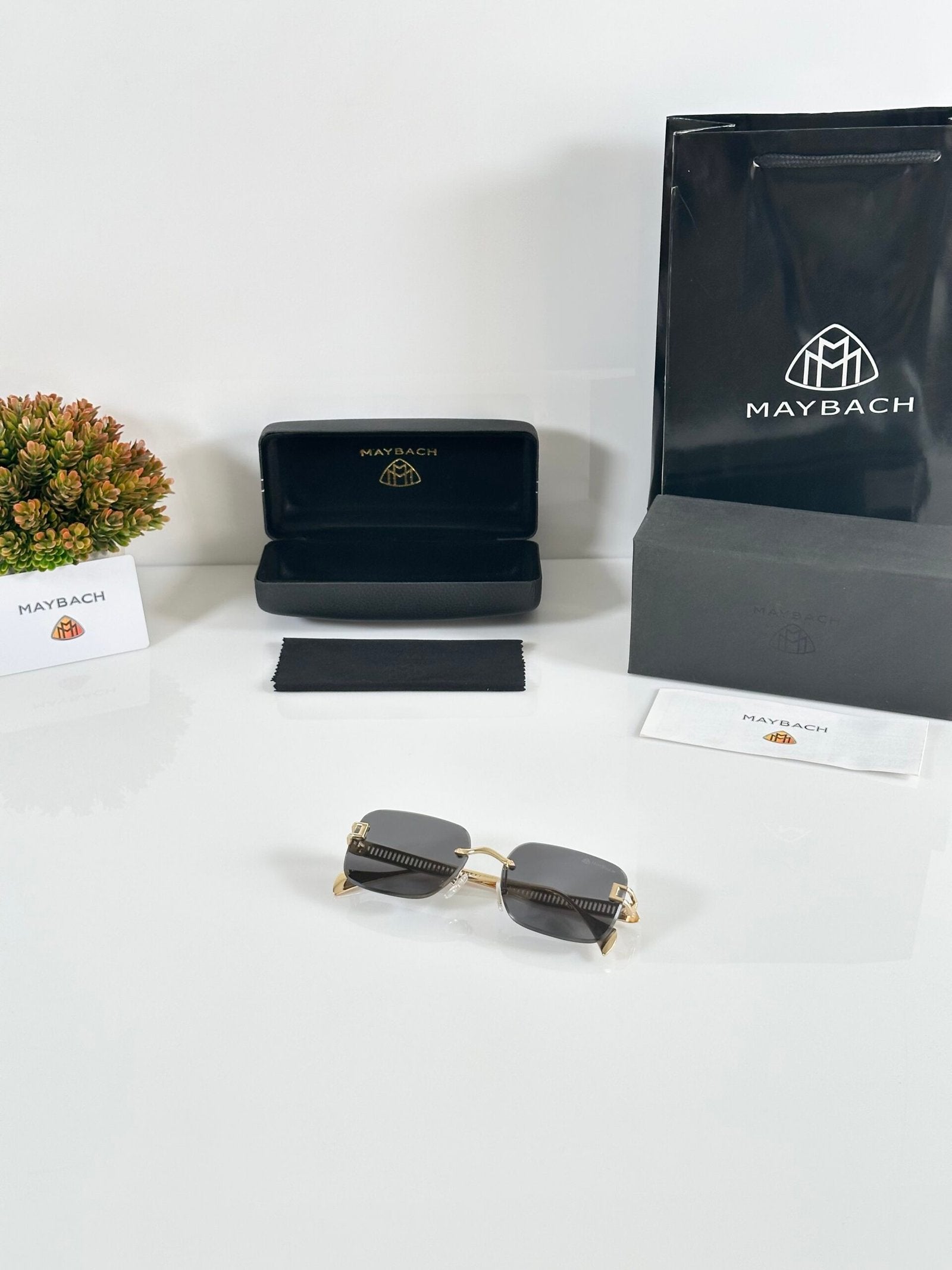 Maybach 1018 Gold Black