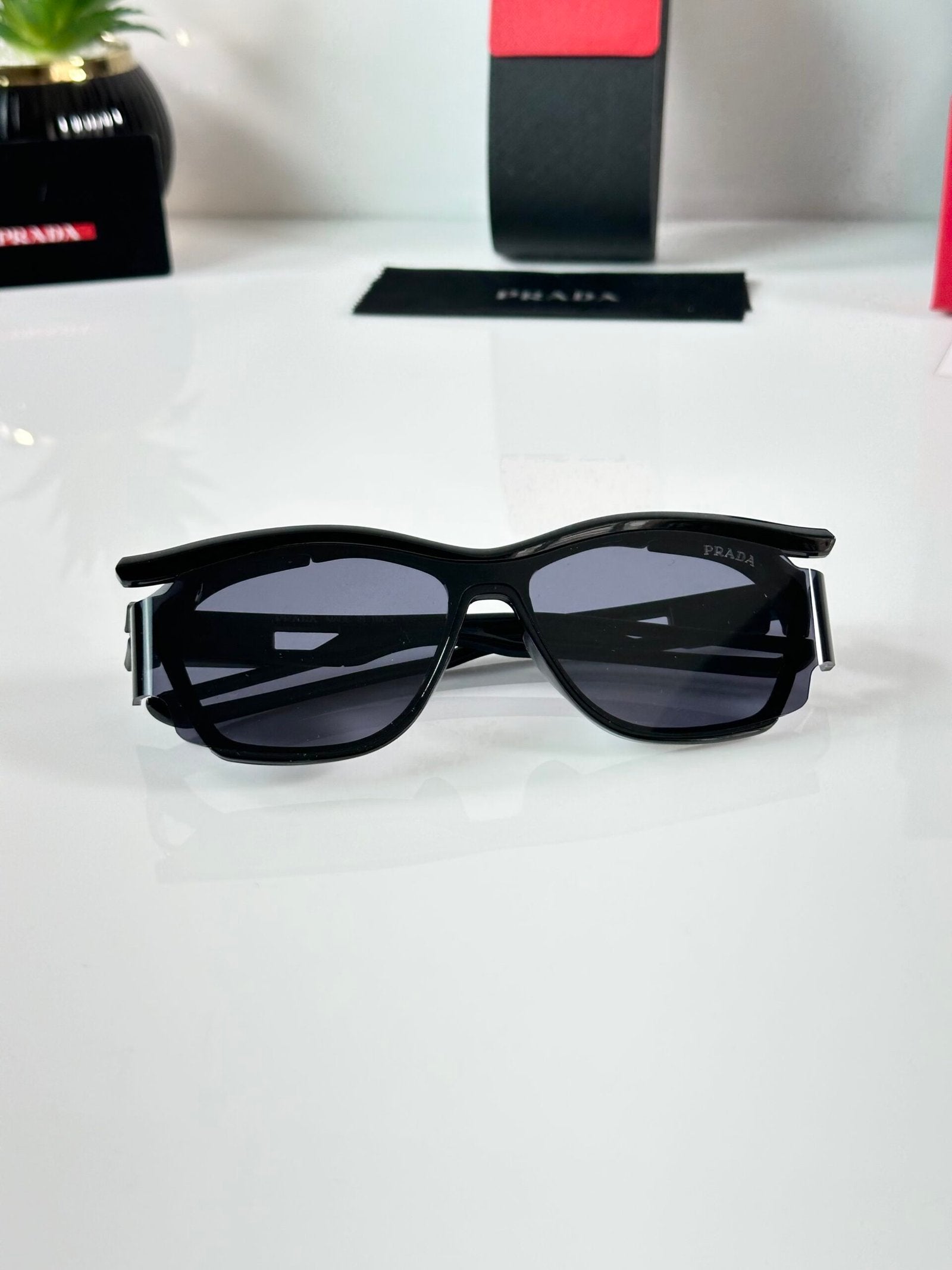 PR 8899 Black