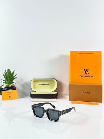 LV 8263 Black
