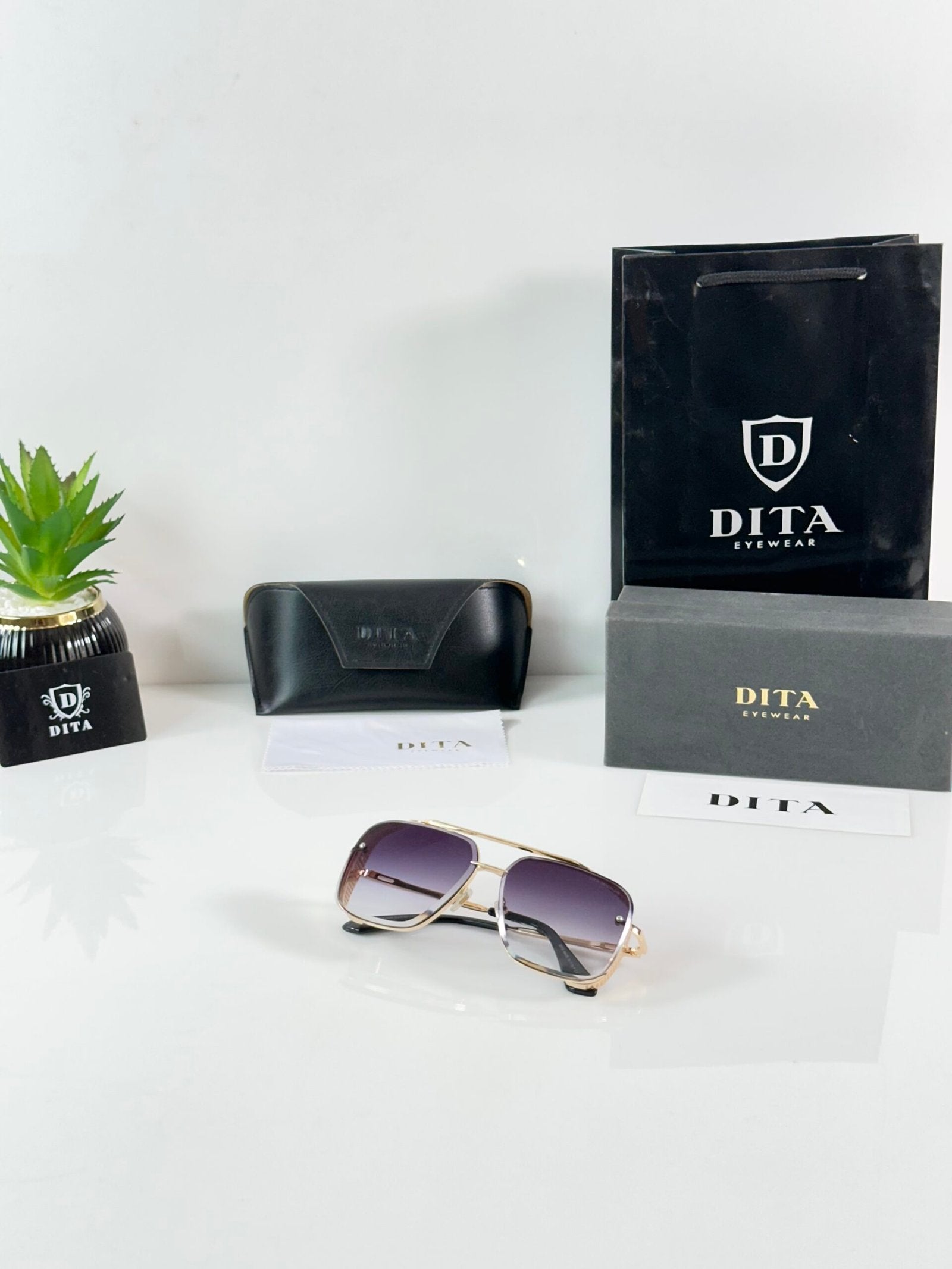 Dita 003 Gold Black DC