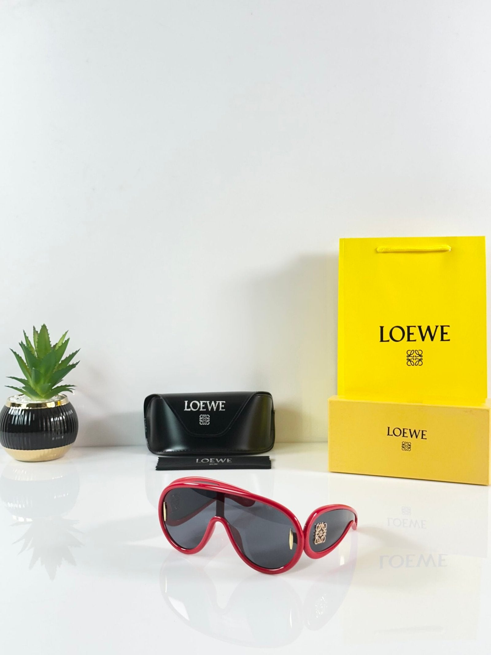Loewe 3014 Red Black