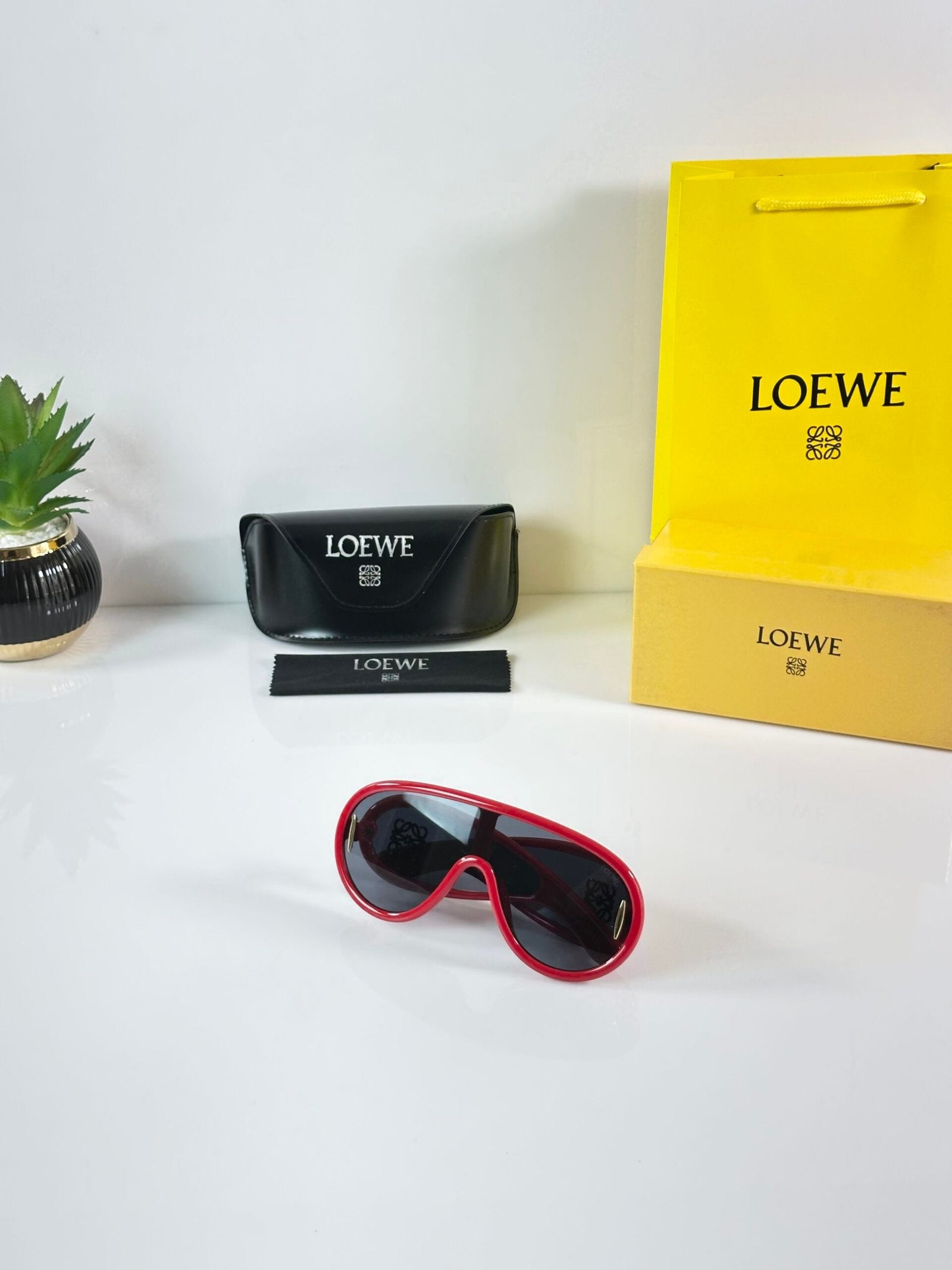 Loewe 3014 Red Black