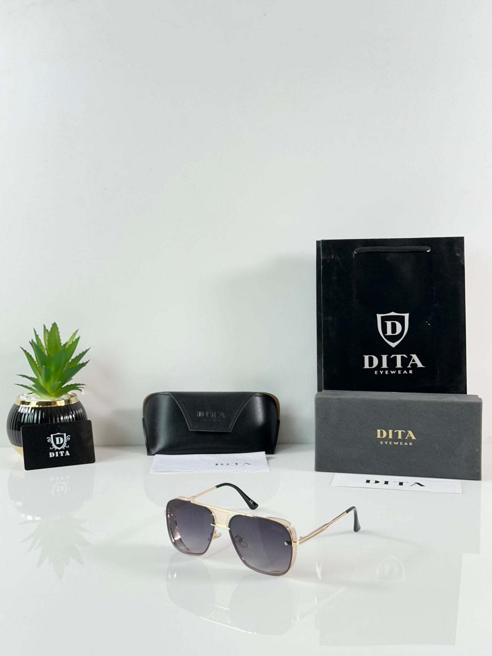 Dita 1169 Gold Black DC