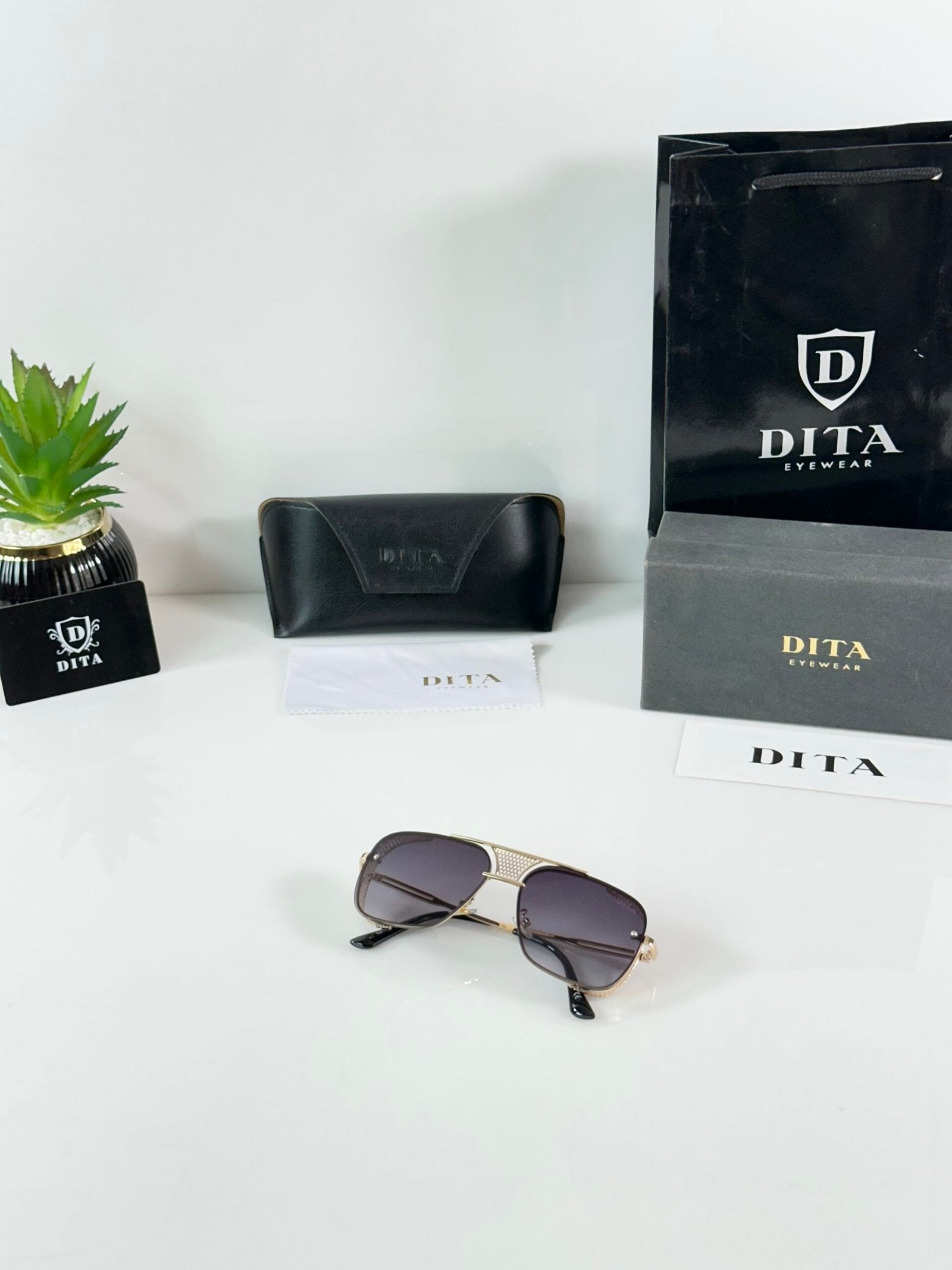 Dita 1169 Gold Black DC