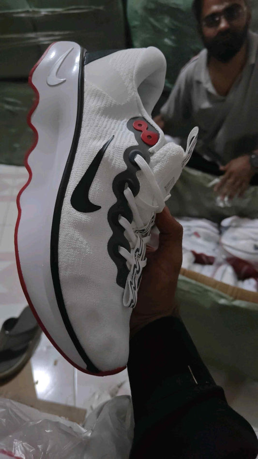 Nikee Zoom Motiva Training White