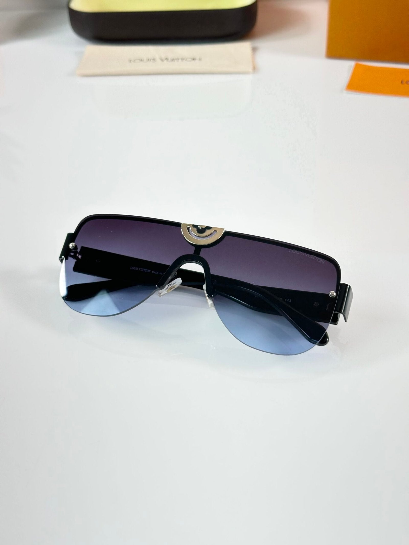 LV 0148 Black Blue DC