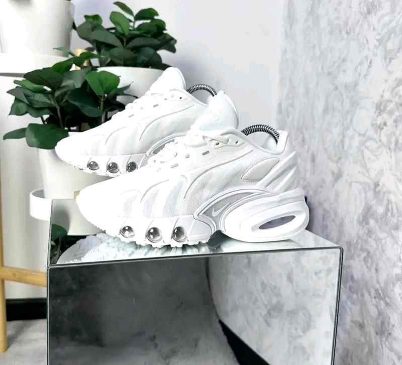 NIKEE Airmax plus DN WHITE