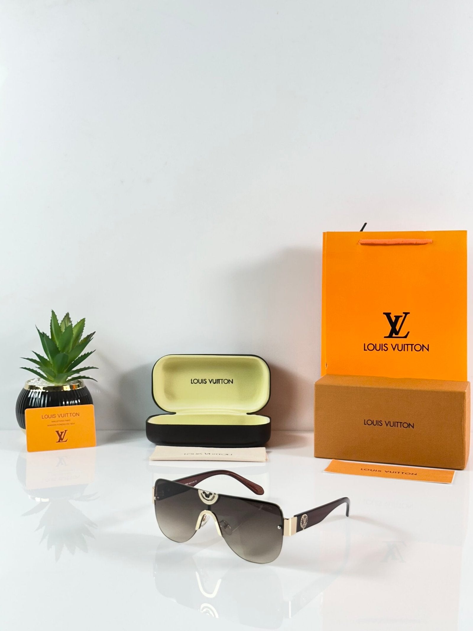 LV 0148 Gold Brown