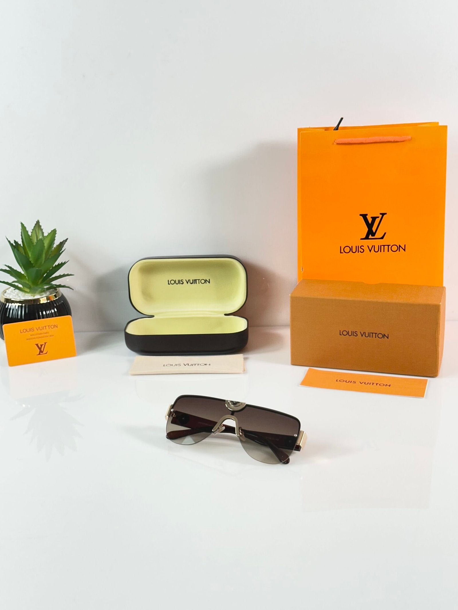 LV 0148 Gold Brown