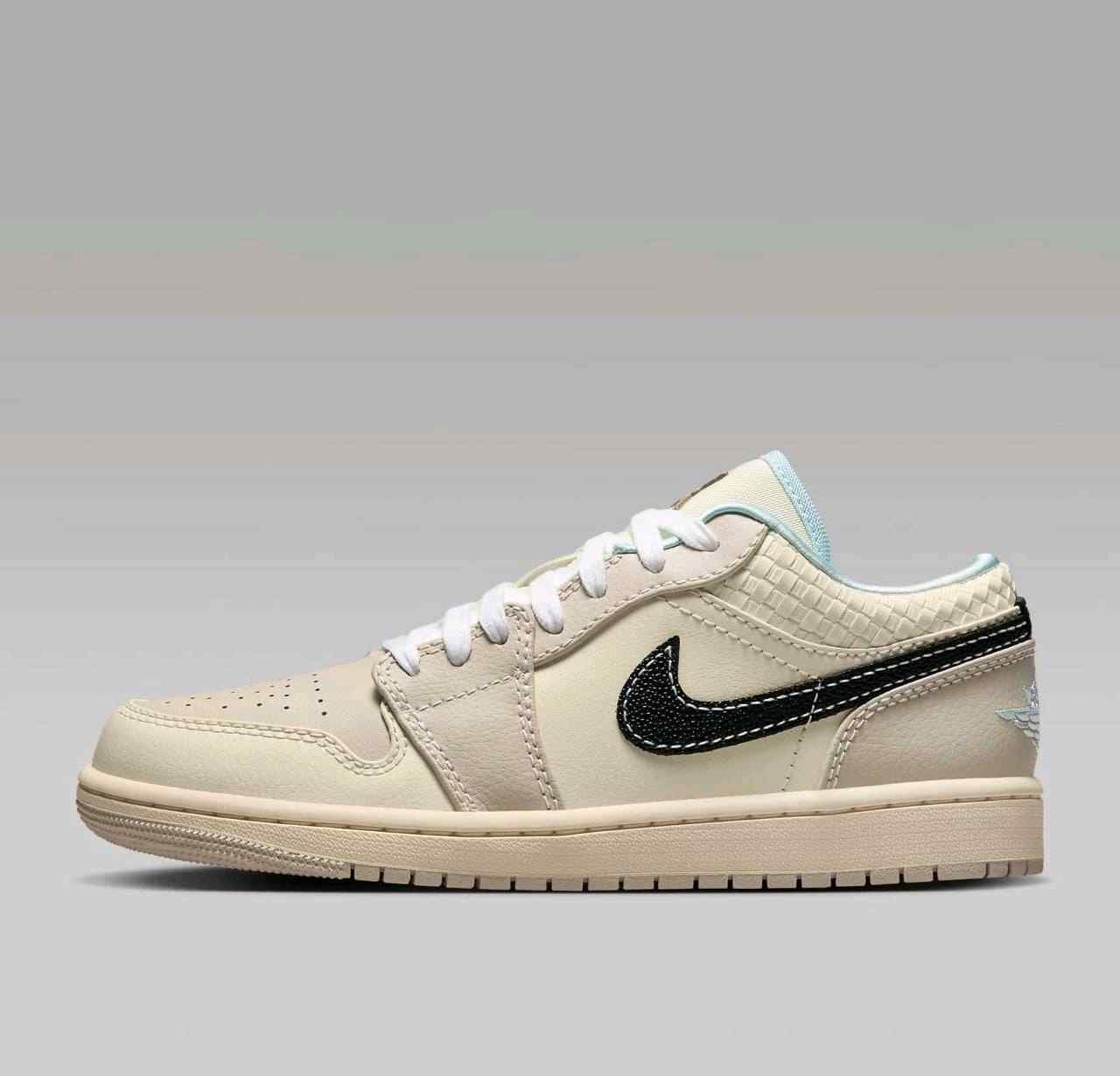 Nikee jordan retro 1low se sanddrift glacier blue