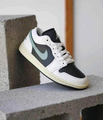 Nikee Air Jordan Retro 1 Low Jade Smoke