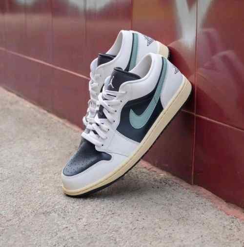 Nikee Air Jordan Retro 1 Low Jade Smoke