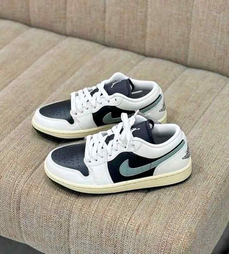 Nikee Air Jordan Retro 1 Low Jade Smoke
