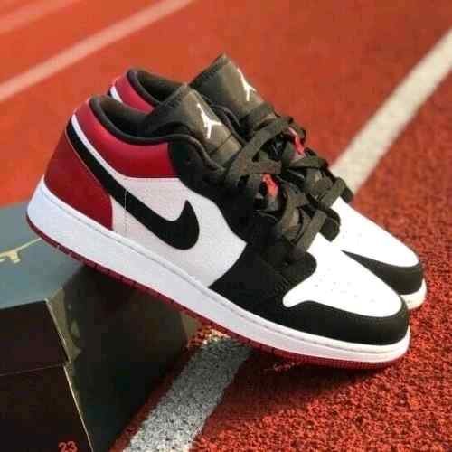 nikee jordan retro 1 low BLACK TOE