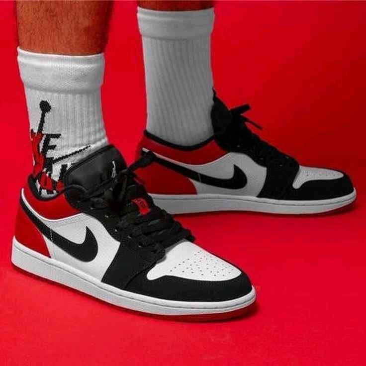 nikee jordan retro 1 low BLACK TOE